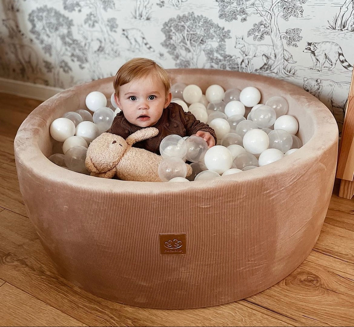 Boltaland Corduroy velvet Sand með glærum boltum